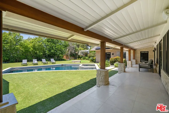 8943 Enfield Avenue, Sherwood Forest, California 91325