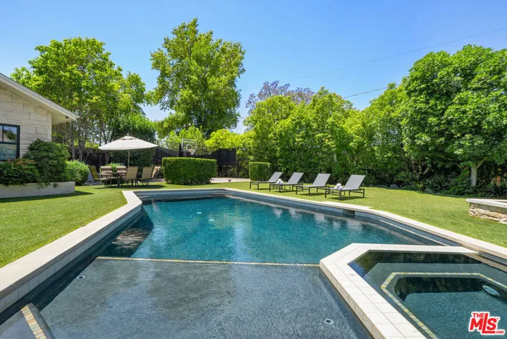 8943 Enfield Avenue, Sherwood Forest, California 91325