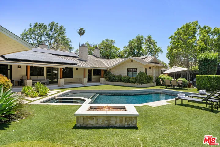 8943 Enfield Avenue, Sherwood Forest, California 91325