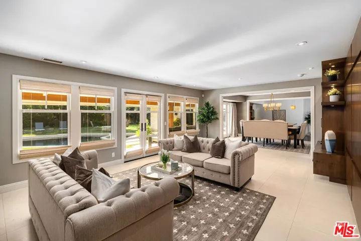 8943 Enfield Avenue, Sherwood Forest, California 91325