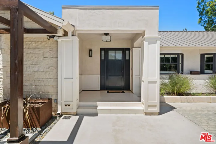 8943 Enfield Avenue, Sherwood Forest, California 91325