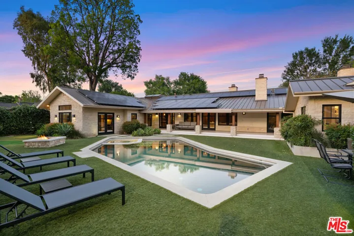 8943 Enfield Avenue, Sherwood Forest, California 91325