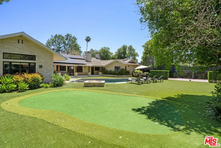 8943 Enfield Avenue, Sherwood Forest, California 91325