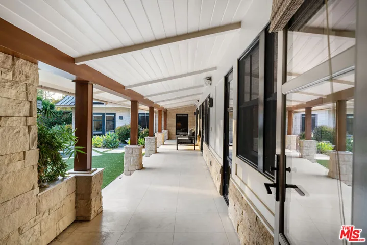 8943 Enfield Avenue, Sherwood Forest, California 91325