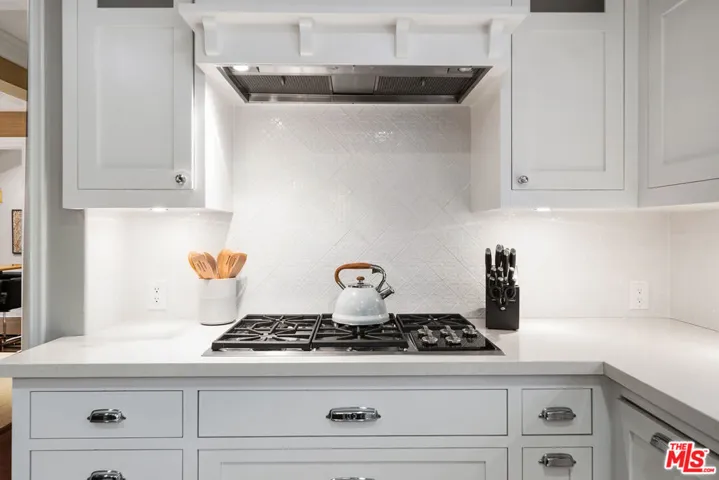 8943 Enfield Avenue, Sherwood Forest, California 91325
