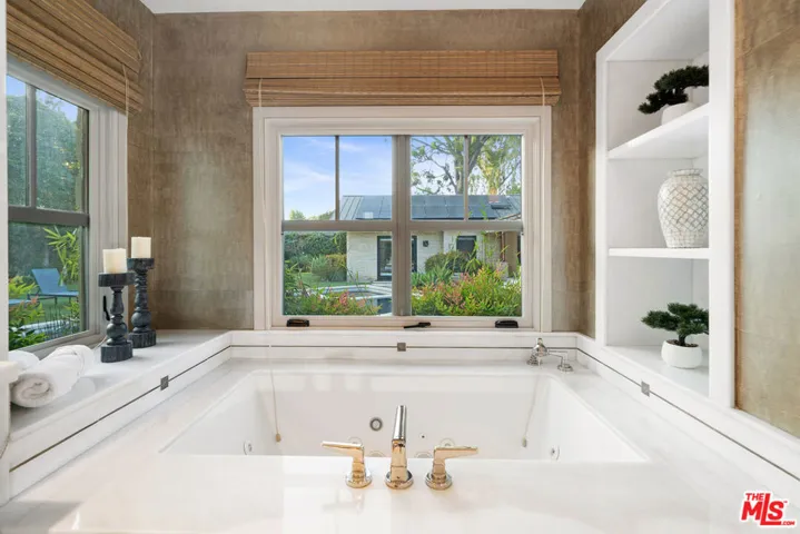 8943 Enfield Avenue, Sherwood Forest, California 91325