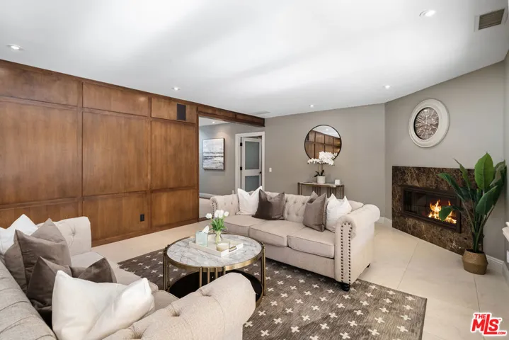 8943 Enfield Avenue, Sherwood Forest, California 91325
