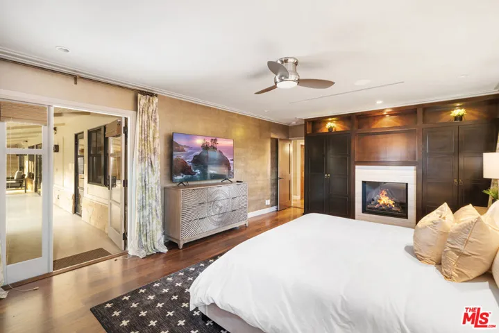 8943 Enfield Avenue, Sherwood Forest, California 91325
