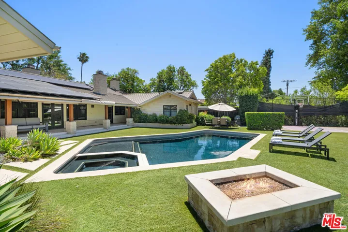 8943 Enfield Avenue, Sherwood Forest, California 91325
