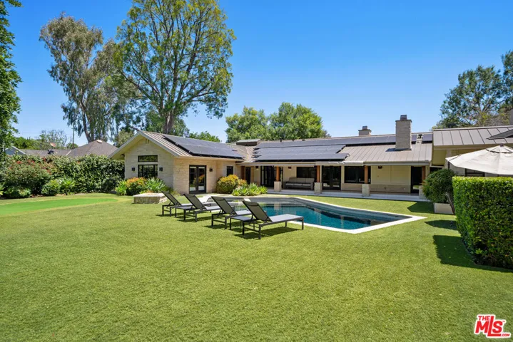 8943 Enfield Avenue, Sherwood Forest, California 91325