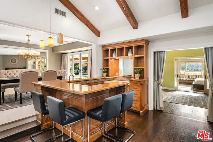 8943 Enfield Avenue, Sherwood Forest, California 91325