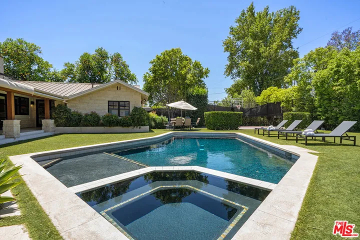 8943 Enfield Avenue, Sherwood Forest, California 91325
