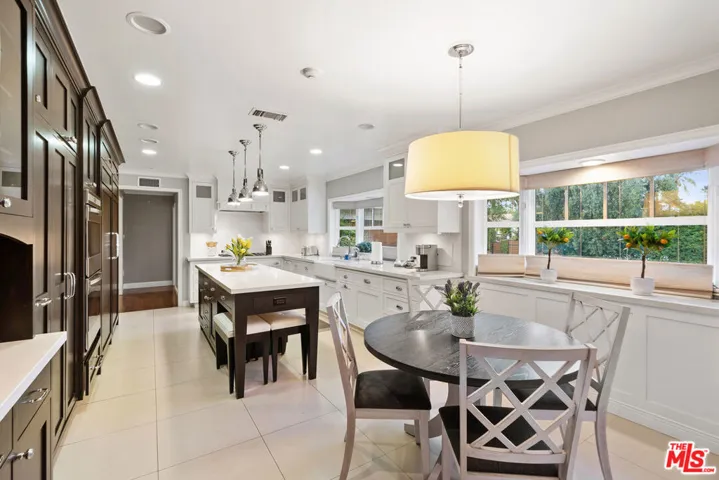 8943 Enfield Avenue, Sherwood Forest, California 91325