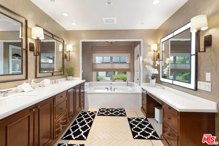 8943 Enfield Avenue, Sherwood Forest, California 91325