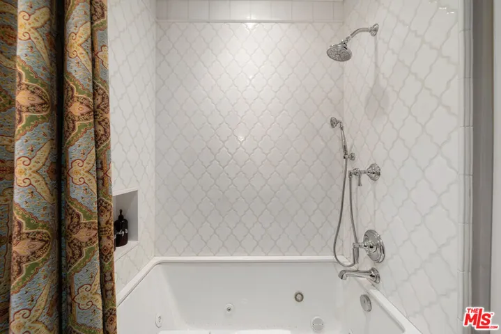8943 Enfield Avenue, Sherwood Forest, California 91325