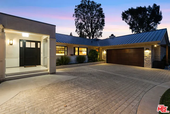 8943 Enfield Avenue, Sherwood Forest, California 91325