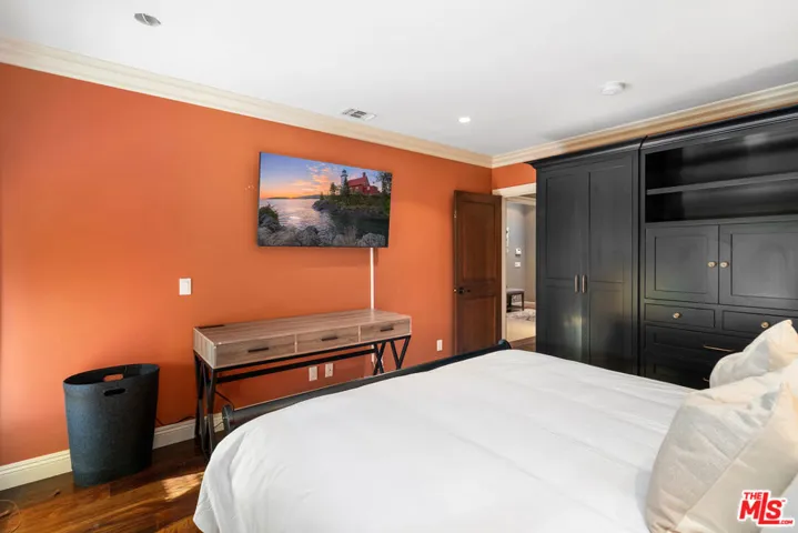 8943 Enfield Avenue, Sherwood Forest, California 91325