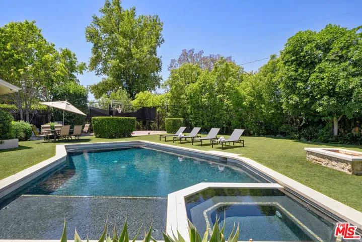 8943 Enfield Avenue, Sherwood Forest, California 91325