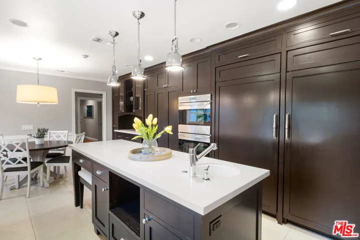 8943 Enfield Avenue, Sherwood Forest, California 91325