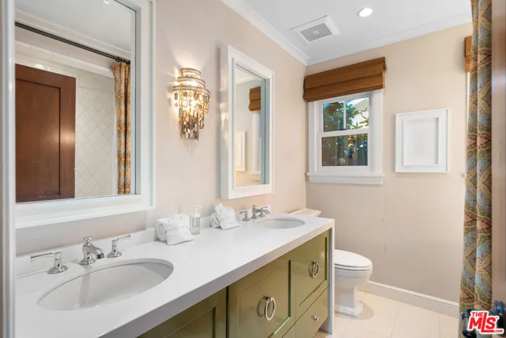 8943 Enfield Avenue, Sherwood Forest, California 91325