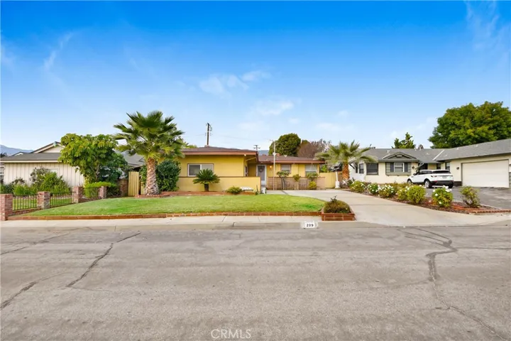 209 E Haltern Avenue, Glendora, California 91740