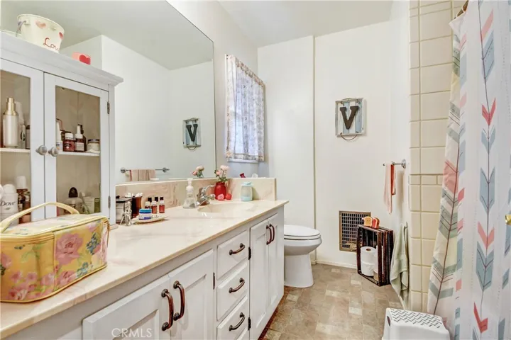 209 E Haltern Avenue, Glendora, California 91740