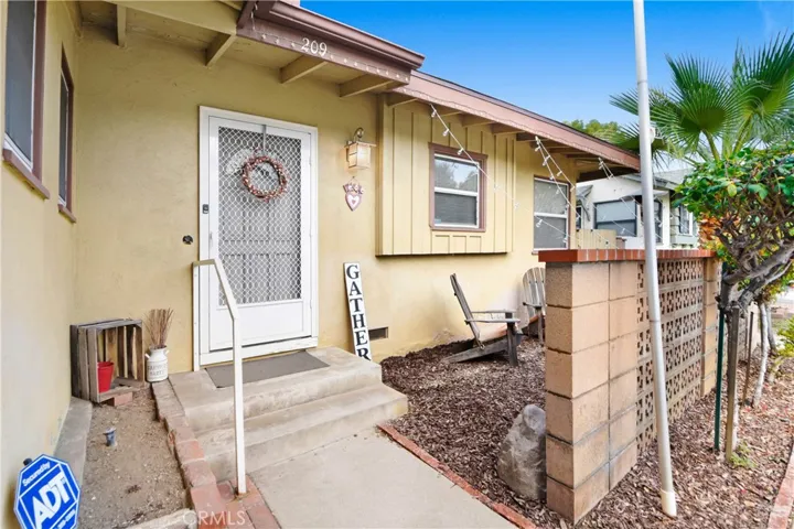 209 E Haltern Avenue, Glendora, California 91740