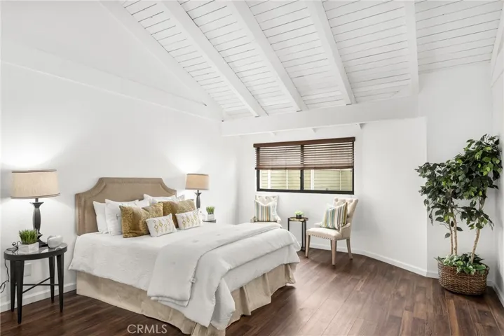 Main bedroom with Vaulted Ceiling