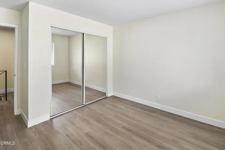 Double mirror doors