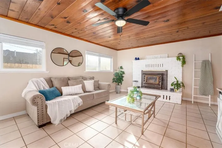 1484 Link Street, Corning, California 96021
