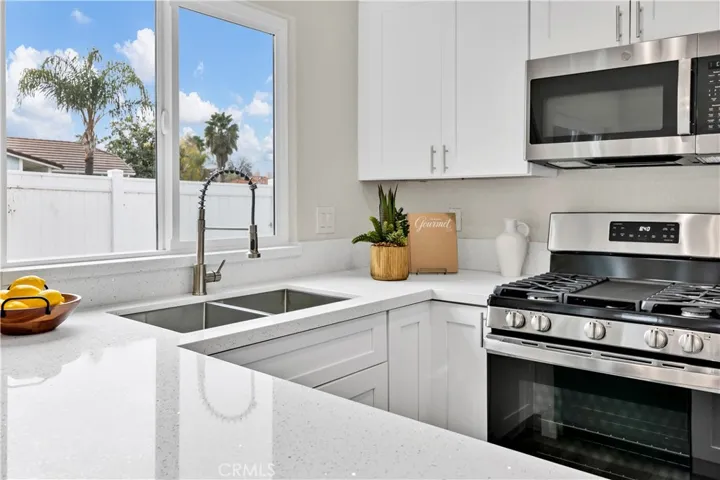 996 Dahlia Court, Hemet, California 92545