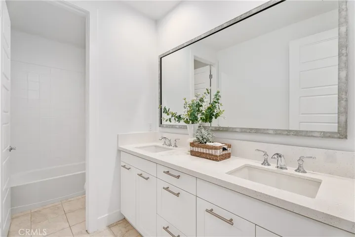 Shared bathroom on 3rd floor