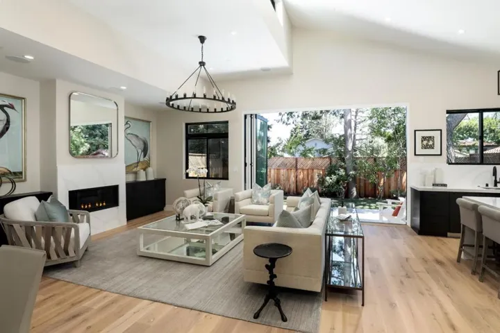 929 Loraine Avenue, Los Altos, California 94024