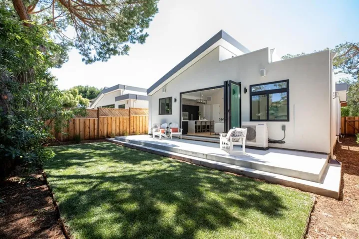 929 Loraine Avenue, Los Altos, California 94024