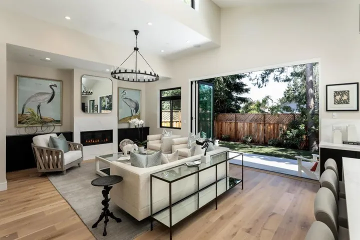929 Loraine Avenue, Los Altos, California 94024