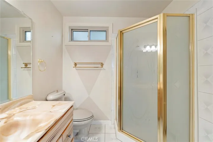 5026 Meadow Wood Avenue, Lakewood, California 90712
