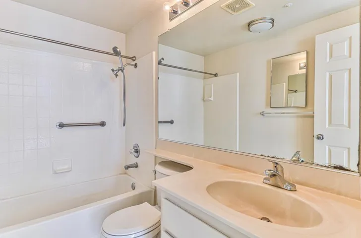 1864 Declaration Street, Salinas, California 93906
