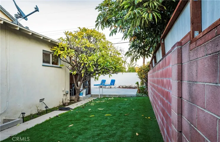 7238 Hatillo Avenue, Winnetka, California 91306