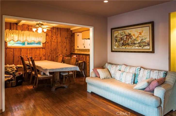 7238 Hatillo Avenue, Winnetka, California 91306
