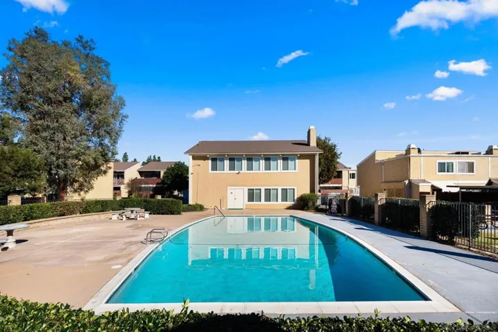 475 N Midway Dr 206, Escondido, California 92027