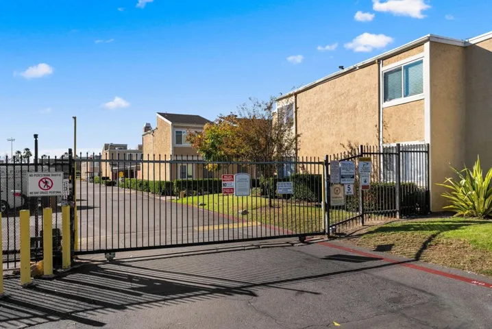 475 N Midway Dr 206, Escondido, California 92027