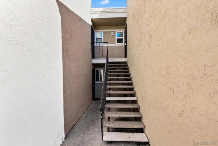 475 N Midway Dr 206, Escondido, California 92027