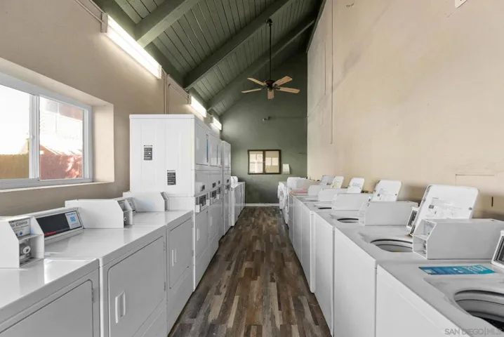 475 N Midway Dr 206, Escondido, California 92027