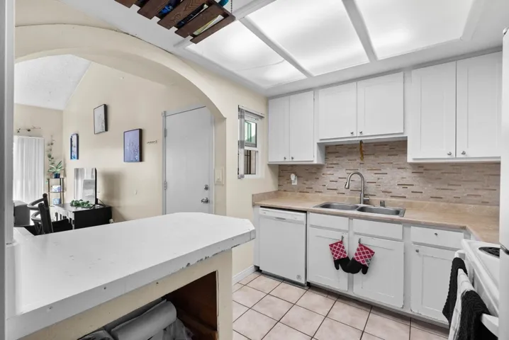 475 N Midway Dr 206, Escondido, California 92027