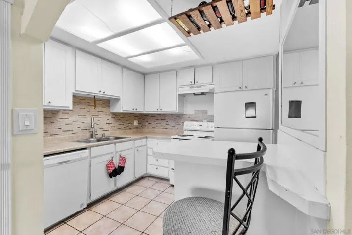475 N Midway Dr 206, Escondido, California 92027