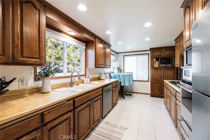 7738 Delco Ave, Winnetka, California 91306