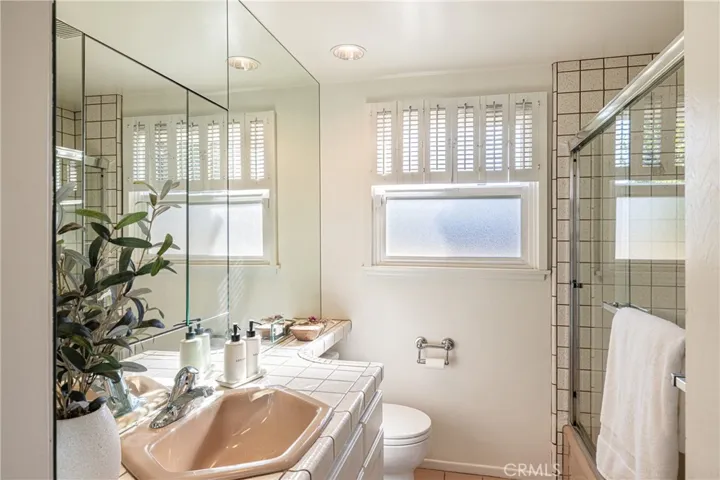 7738 Delco Ave, Winnetka, California 91306