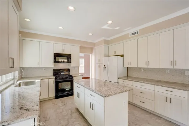 1255 Rosemary Circle, Corona, California 92879