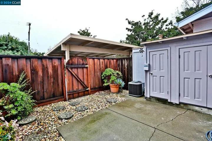 1900 Lynwood Dr E, Concord, California 94519