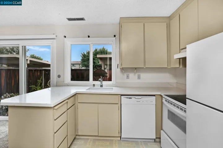 1900 Lynwood Dr E, Concord, California 94519
